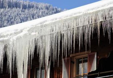 Mieszkańcu, usuń pokrywę śnieżną z dachu!