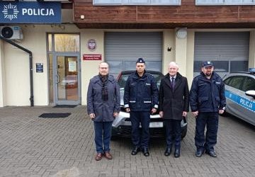 Nowy radiowóz trafił do łososińskiego komisariatu Policji