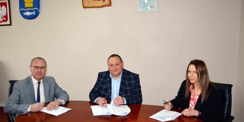 Umowa na budowę drogi gminnej Tęgoborze - koło szkoły podpisana