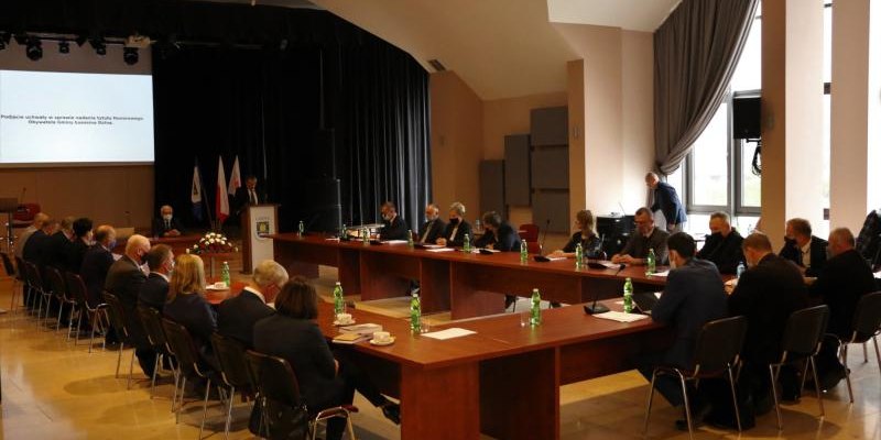 W dniu 30 września 2020 roku na XVIII uroczystej Sesji Rady Gminy w Łososinie Dolnej nadano Śp. Józefowi Jungiewiczowi tytuł „Honorowy Obywatel Gminy Łososina Dolna”.